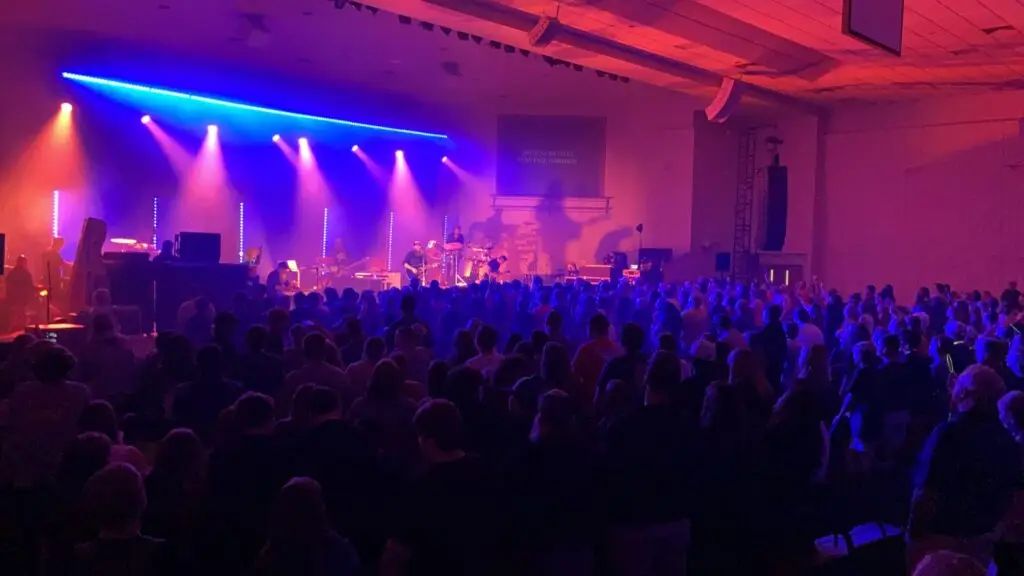 students worshiping