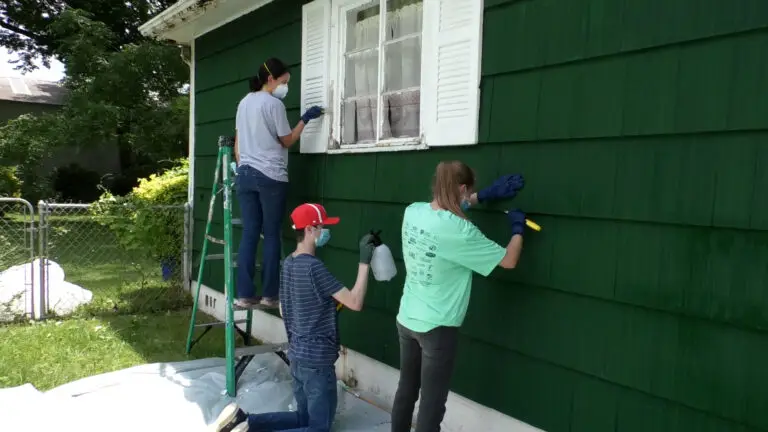 painting house