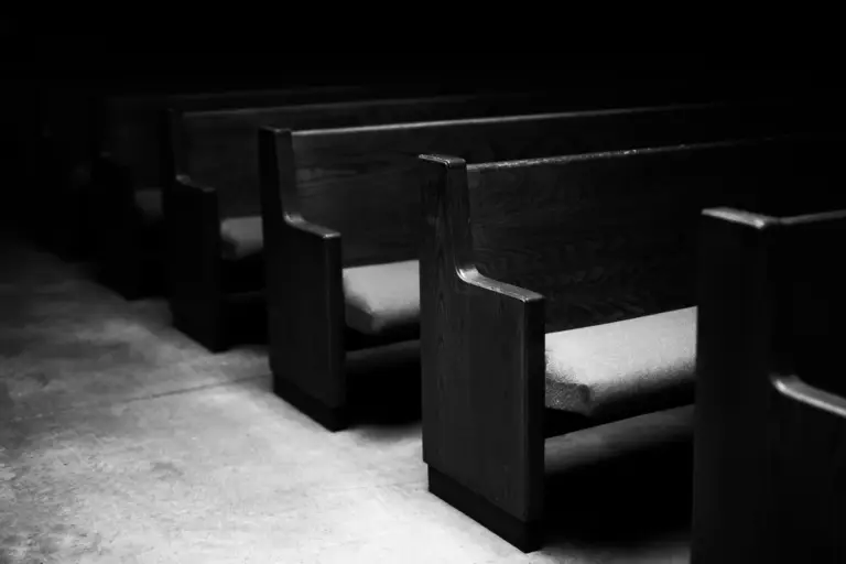 pews